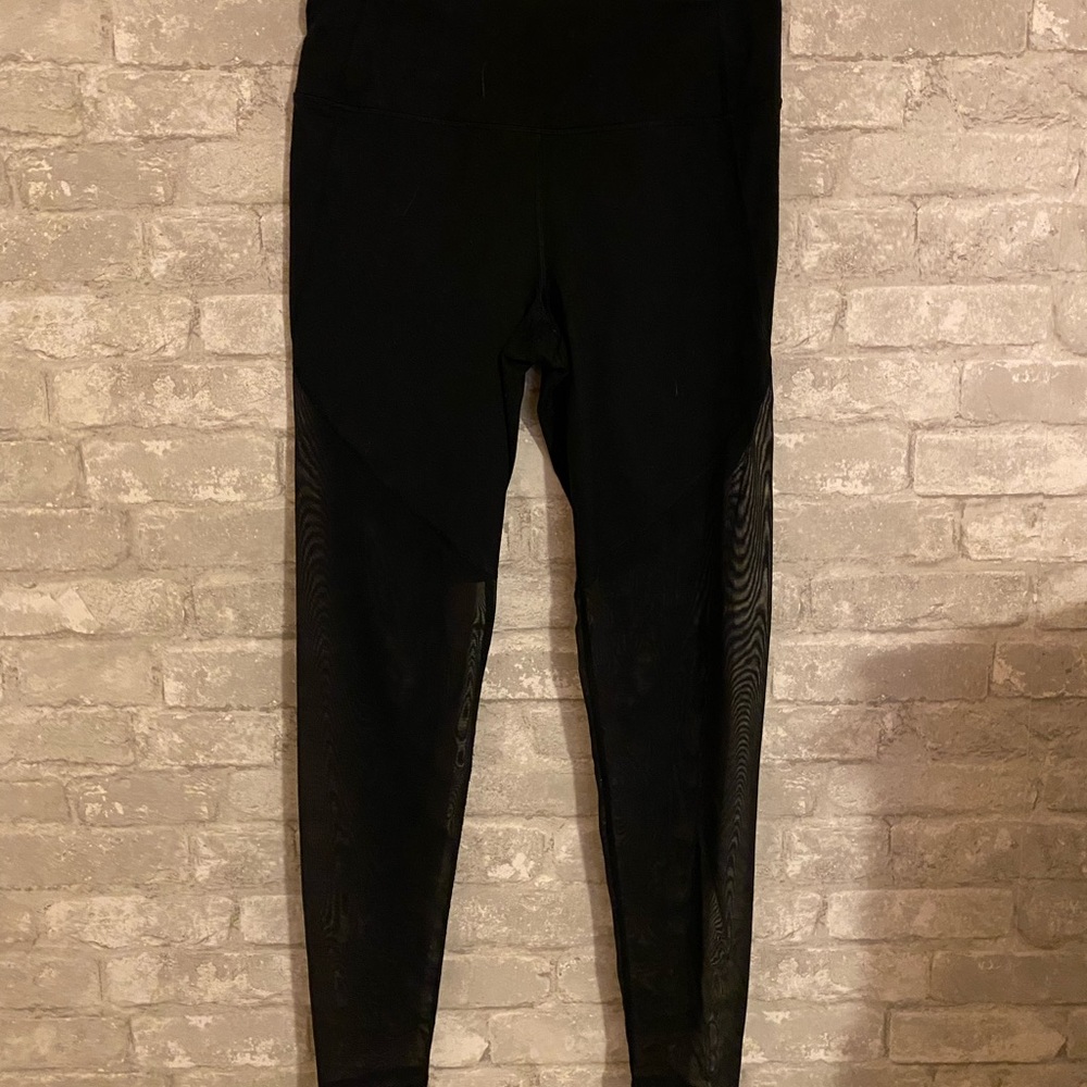 VICTORIA SECRET SPORT MESH LEGGINGS